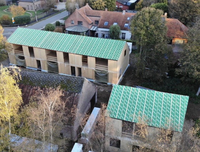 Cohabitation au vert - 8 logements BEN à Olen, avec éléments de toiture Unidek

